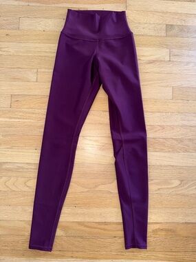 ALO Yoga Women's High-Waist Leggings in Plum